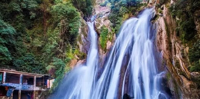 Best budget hotels in mussoorie | Bhatta Falls